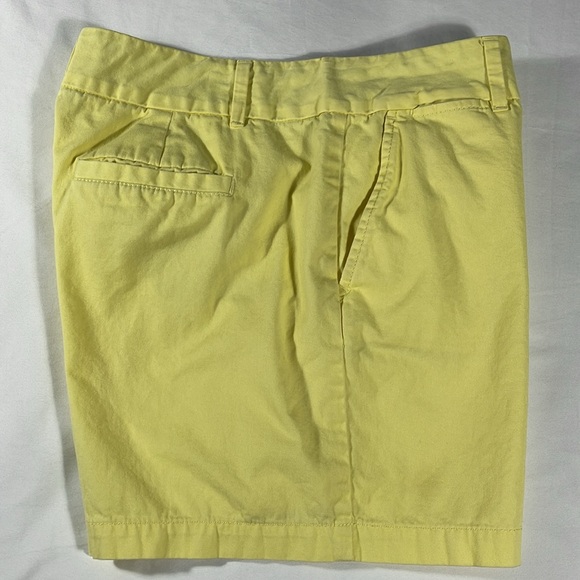 LOFT womens bright yellow basic flat front 5.5" inseam chino shorts - size 6 - Picture 9 of 9